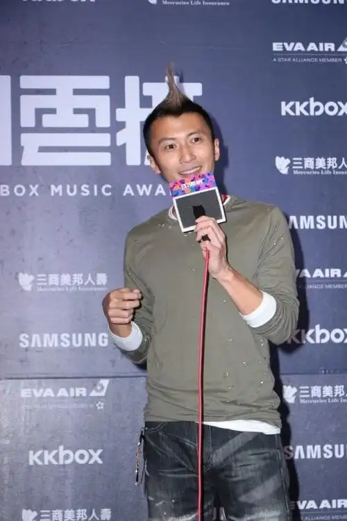 谢霆锋接受采访