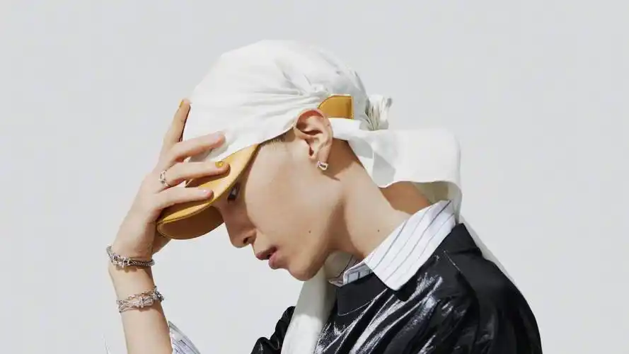 范丞丞六月刊金色瓜子头发型时尚前卫,高清壁纸图片,大陆明星-回车