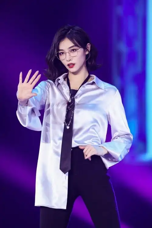 许佳琪超话02@许佳琪kiki律动精准拿捏,魅力恣意绽放.