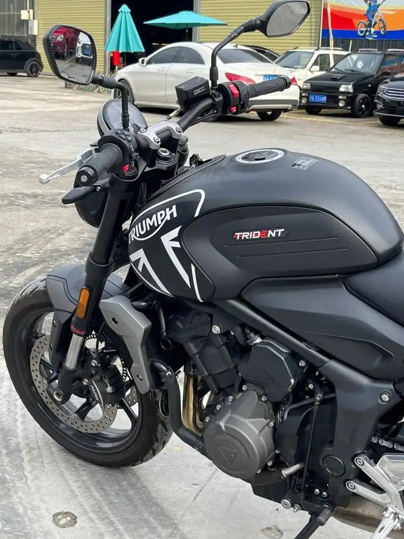 凯旋660 价格63800,23年1000公里.