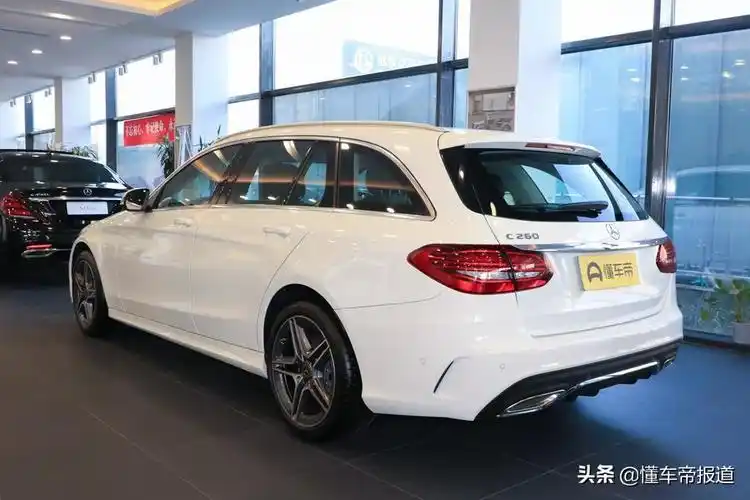 奔驰c级轿车(奔驰c级轿车和运动轿车有什么区别)