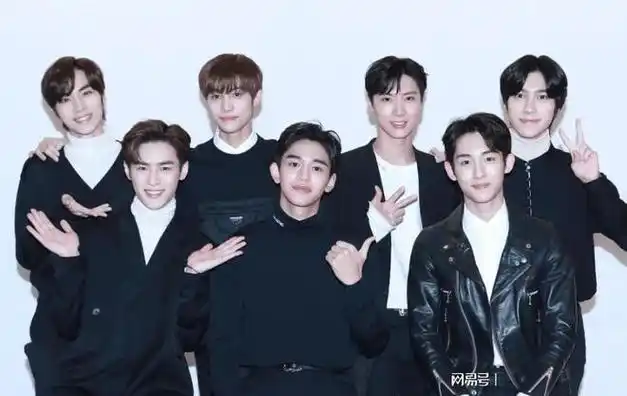 黄旭熙正式退团写信向成员道歉并感谢8年照顾网友大快人心