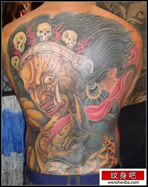 帅气的满背大黑天菩萨纹身图案