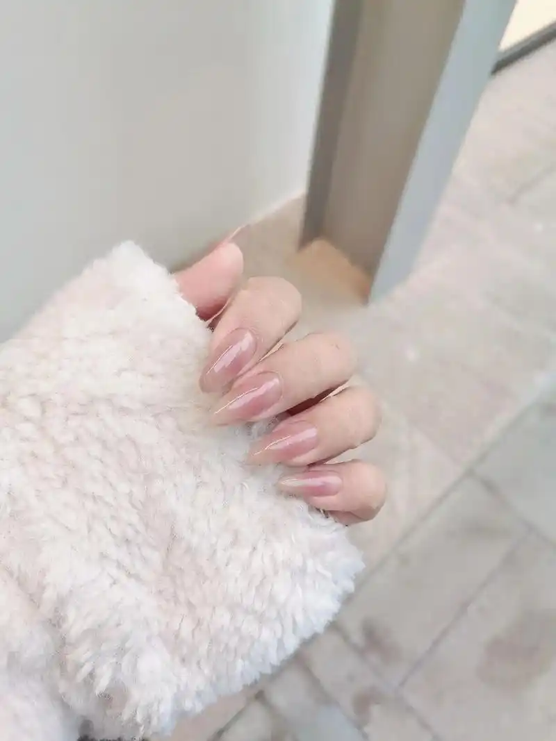 换了新指甲盖子～#女孩子的指甲 #美甲97 #女生的快乐就是 - 抖音