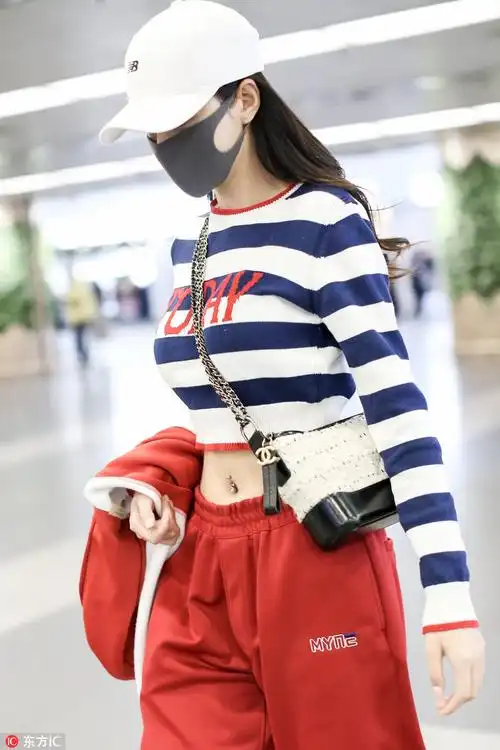 沈梦辰露脐装没有马甲线,脐钉来抢镜 就是这张脸越来越网红了__财经