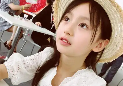 清新美好裴佳欣图片_最仙气的小童模