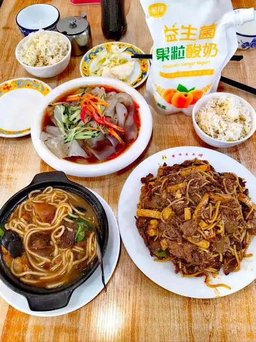 不愧是点评榜单上的餐馆!爆炒牛肉50元