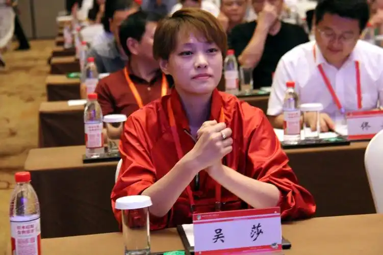 刘翔妻子亚洲女子撑杆跳冠军吴莎回家乡芜湖获选形象大使