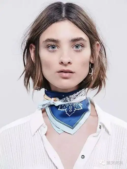 菇凉们这个秋天像奥黛丽赫本一样系丝巾吧