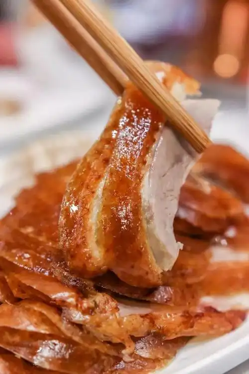 一口沦陷风靡京城的北京烤鸭空降金湖开业买一只还送一只天呐赶紧去