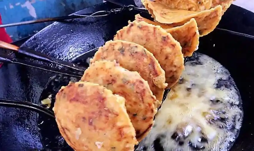 巫溪独有的街头小吃瓢儿糕在外地是吃不到