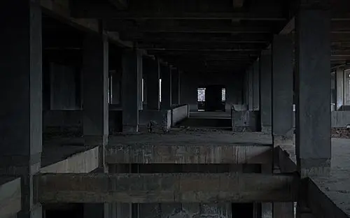 废楼内部