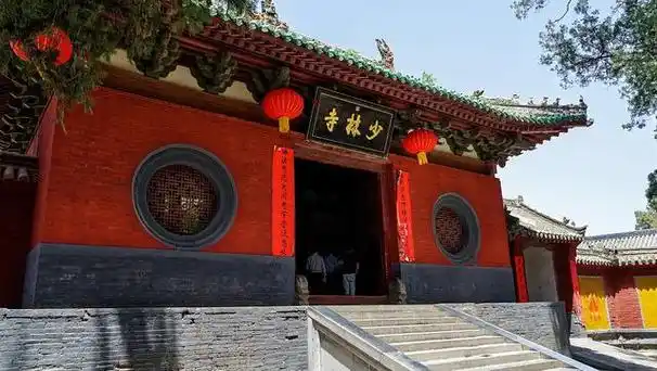 嵩山少林风景秀丽,少林寺"禅宗祖庭,功夫圣地",历史文化悠久