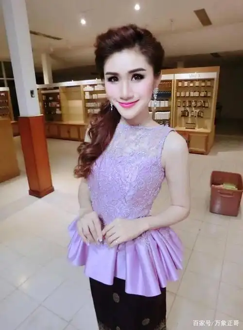 老挝服饰-中国美女能穿吗?