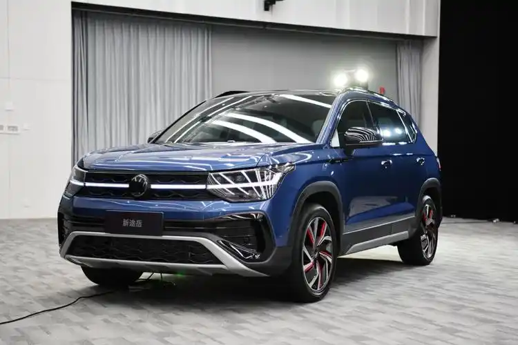 14181908万 级别 小型suv chr这款车是a0级suv,与缤智探影等同级车型