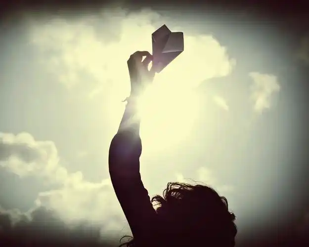 非主流,纸飞机,意境,天空,追逐梦想的天空壁纸