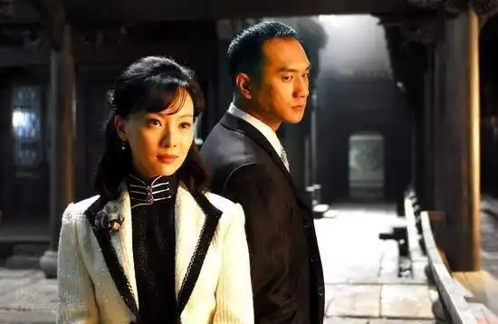 张爱玲《倾城之恋》:一个缺钱,一个缺爱,两个精明人的现实爱情