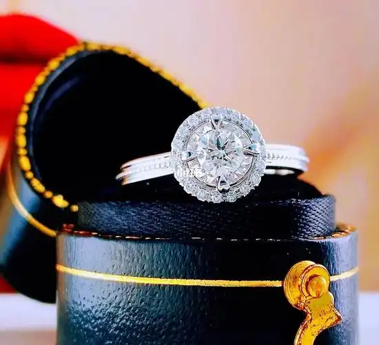 30分车花围镶钻戒