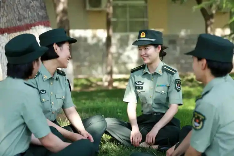 女兵连的指导员95后