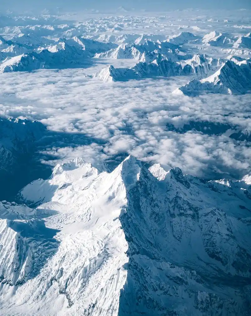 成都✈️拉萨,机窗外的绝美青藏高原.你有见过,云端之上的青藏 -