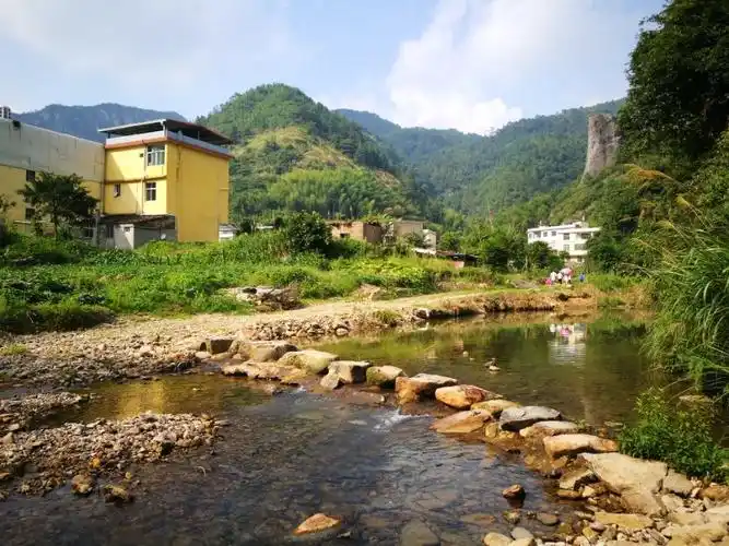 山里乡村,纯粹自然