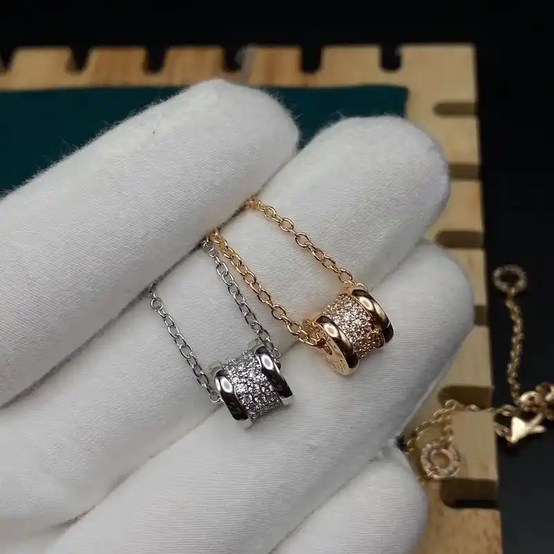 宝g家bv大蛮腰满钻项链小的秀气