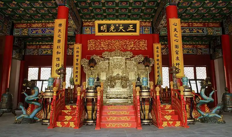 正大光明殿 气派,宏伟