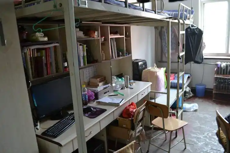 上铺和下铺差多少钱(大学要开学了)