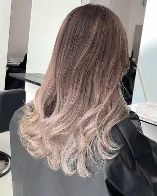 女士长发怎么整?发尾卷搭配发尾染,简直美得无可挑剔