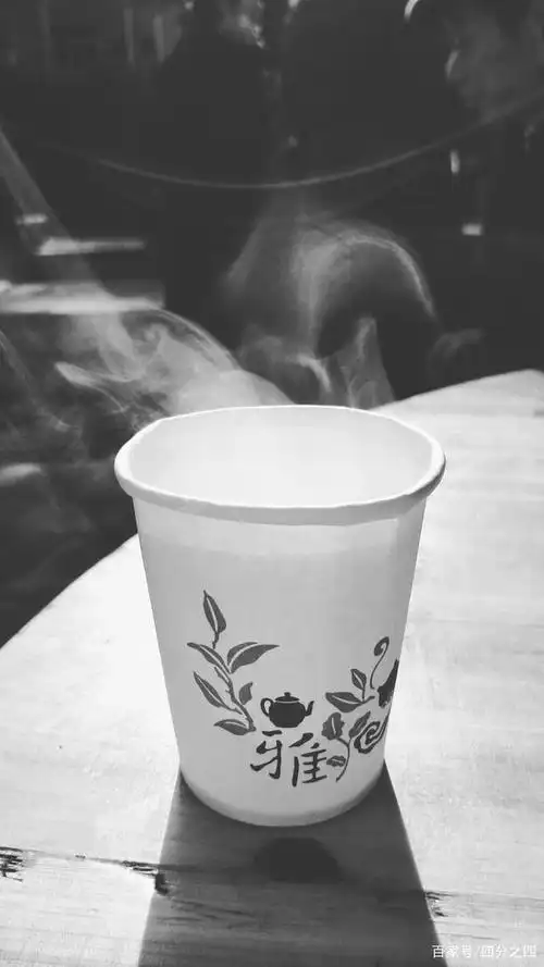 这样的风景适合我端杯热水好好欣赏一番,这冒的热气都忍不住为老家的