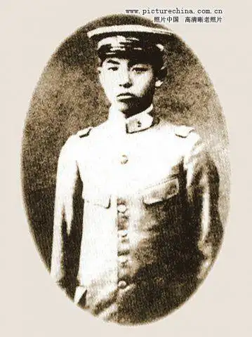 图片来源:环球网张学良,人称"少帅",奉系军阀首领张作霖的长子,另外他