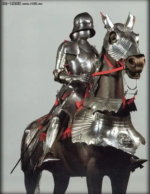 哥特式铠甲骑兵腹灵机械键盘设计理念