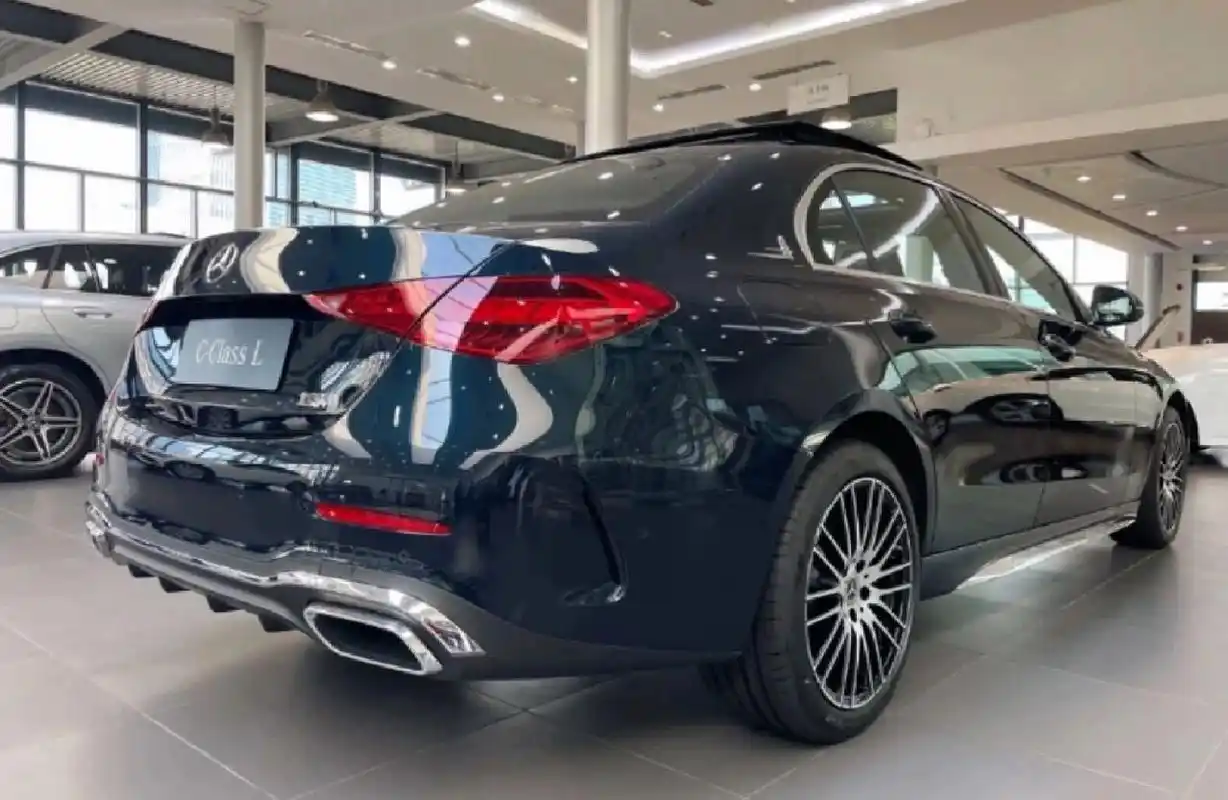 2023款奔驰c260l系列稀缺 松石绿 已到店!