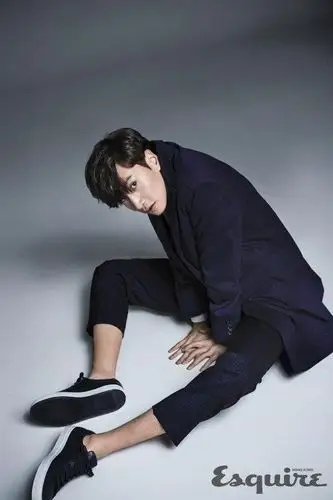 李光洙登香港版《时尚先生》封面 新剧饰演冰球选手【组图】 (3)