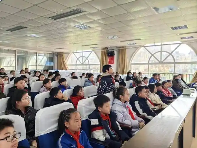 初小联动共育成长青岛上清路小学与青岛第四十七中学开展小初衔接活动