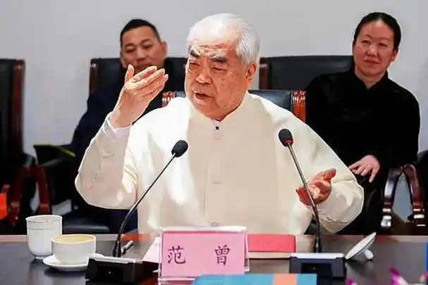 86岁艺术大师范曾四婚娇妻曝光名模艾尚真发声一细节暗藏真相