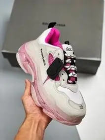 高端!库存还有几双全新 巴黎世家时尚休闲气垫蓝老爹鞋 ,价格