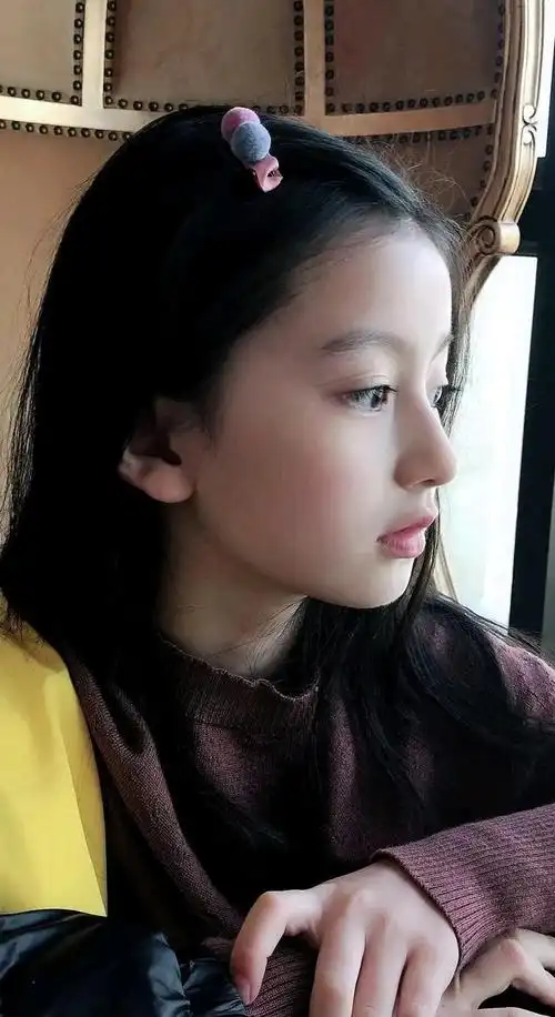 裴佳欣,高颜值可爱的小天使