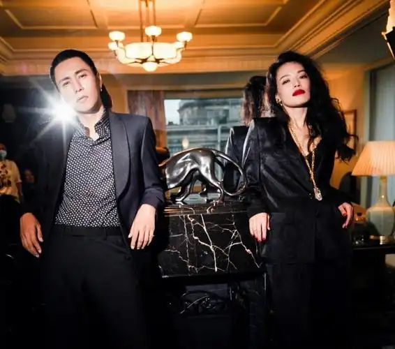 陈坤×舒淇,短寸西服×卷发红唇,双a氛围感拉满,不论是胡八一与