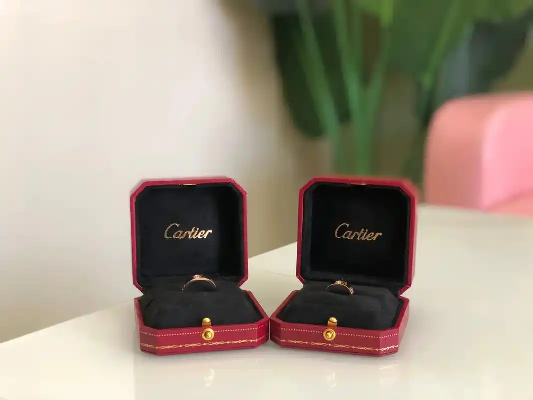 93谢谢我家惠先生挑选的结婚对戒～  "卡地亚love系列对 - 抖音