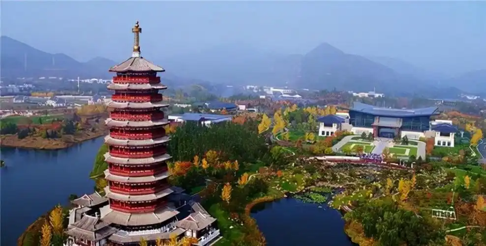 北京一4a景区走红三面环山无风沙侵扰风景堪比西湖