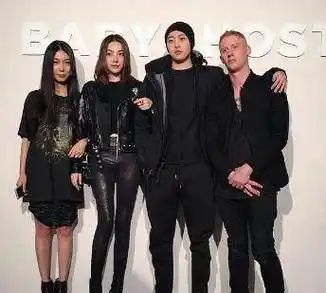 现在越来越像她姐了_雷婉婷_眉毛_俩人