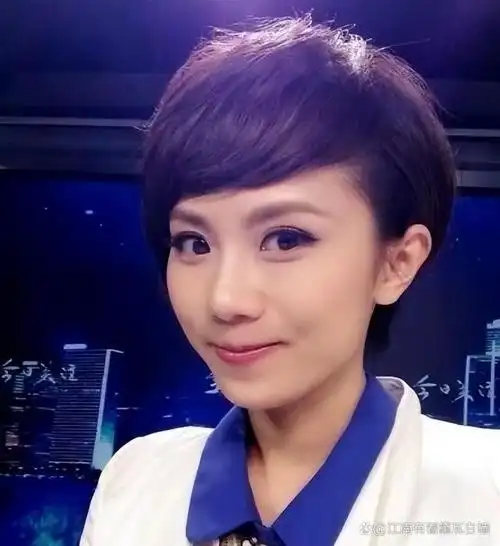 广东电视台李静雯携手徐洁寻找粤语主持接班人,网友却说后继无人