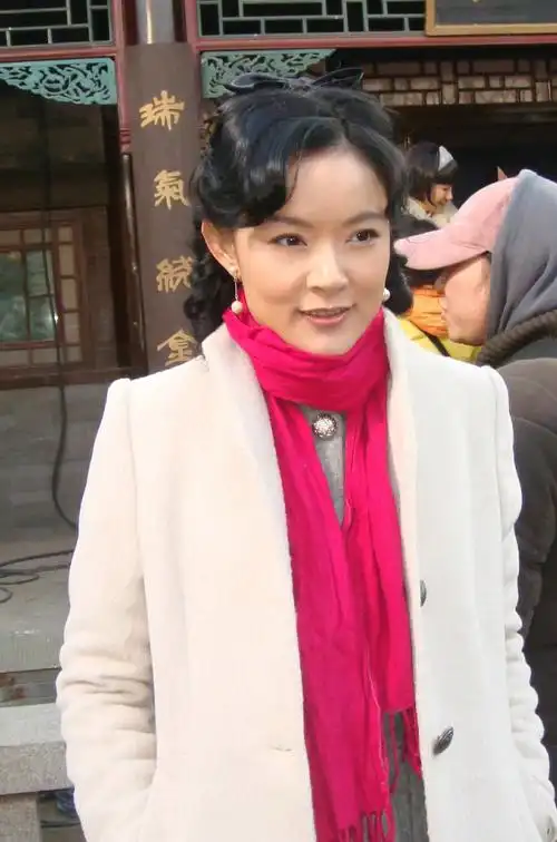 uz">张晶晶,出生于吉林省通化市,毕业于北京电影学院,中国内地女演员