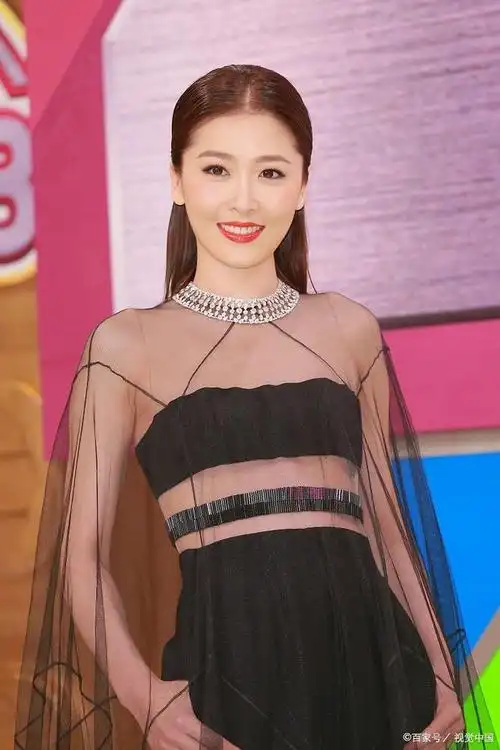 近日,他们受邀参加周丽淇姐姐周汶锜的49岁生日会,现场照片曝光,夫妻