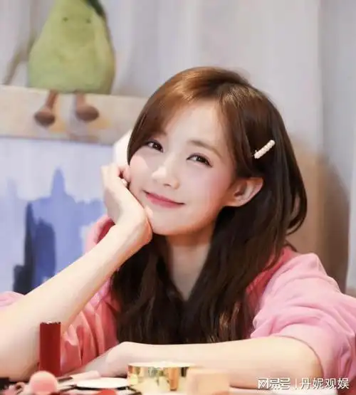 笑起来眼睛真的弯弯像月牙 来看7位"笑眼"女星甜过初恋