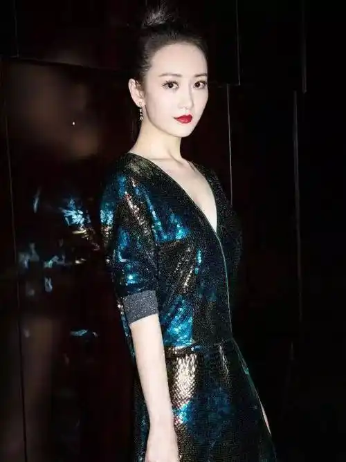 王鸥给《男人装》拍性感大片,不光粉丝喜欢,连明道也要小鹿乱撞_诱惑