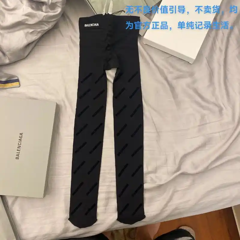 巴黎世家丝袜,鉴别为真.(实拍图没私吞)我的建议是不错99, - 抖音