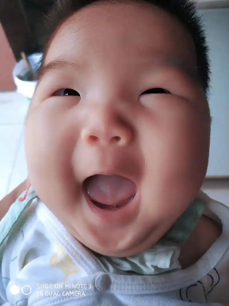 每一张照片都是满满的回忆 #有一种爱叫隔代亲 #爱笑的宝宝 - 抖音