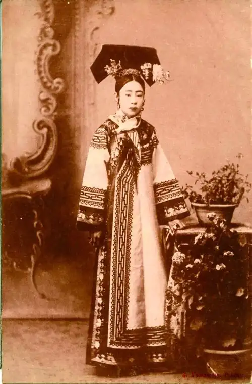 22张清朝美女老照片,眼神里都是故事